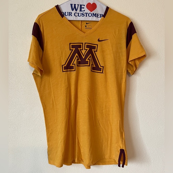 TWO Minnesota Gophers Tees - Picture 5 of 7